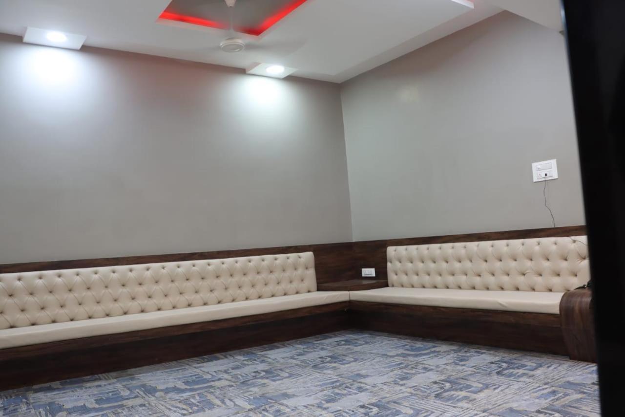 Pawan Executive Tuljapur Exterior photo
