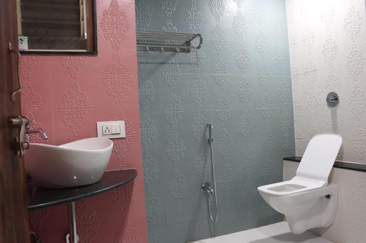 Pawan Executive Tuljapur Exterior photo