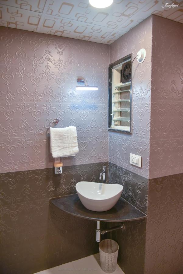 Pawan Executive Tuljapur Exterior photo